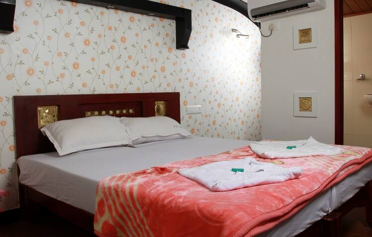 Galaxy Alleppey Houseboat, Alleppey 5